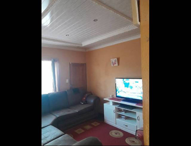 3 BEDROOM HOUSE FOR SALE IN TLHABANE WEST